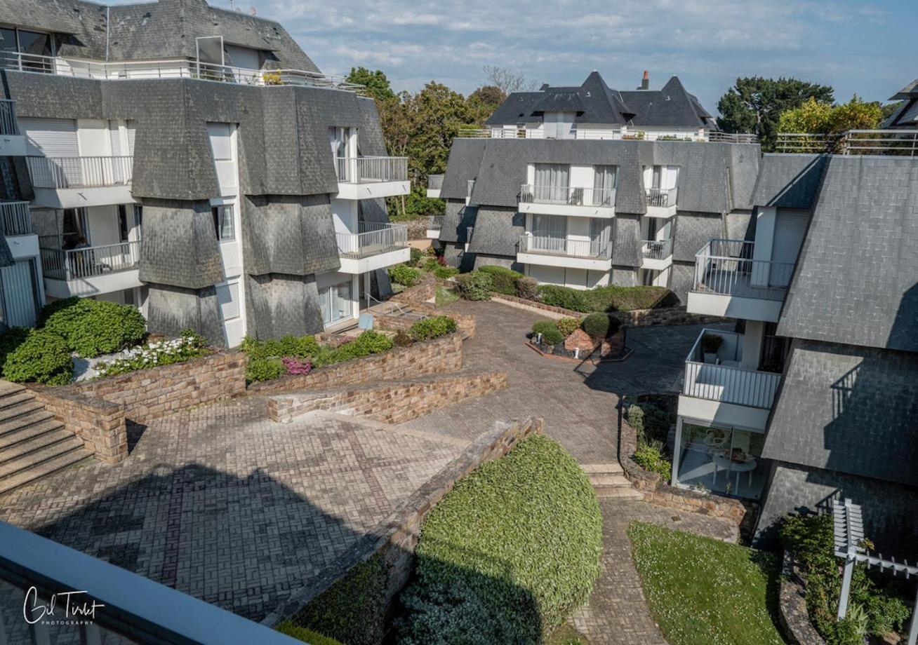 Appartement Pied Dans L'Eau - La Comtesse Saint-Quay-Portrieux Exterior photo